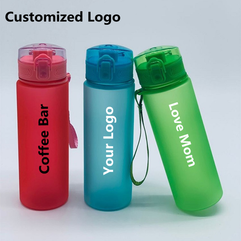 Personalizza bottiglia d'acqua - Sports Equipment With Names recensione e prezzo